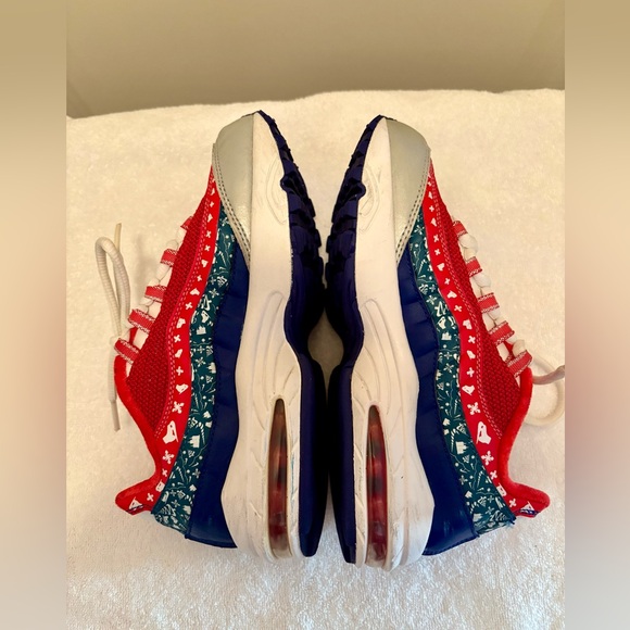 Nike Air Max 95 Christmas Sweater - Size 2.5 Youth - Picture 5 of 11